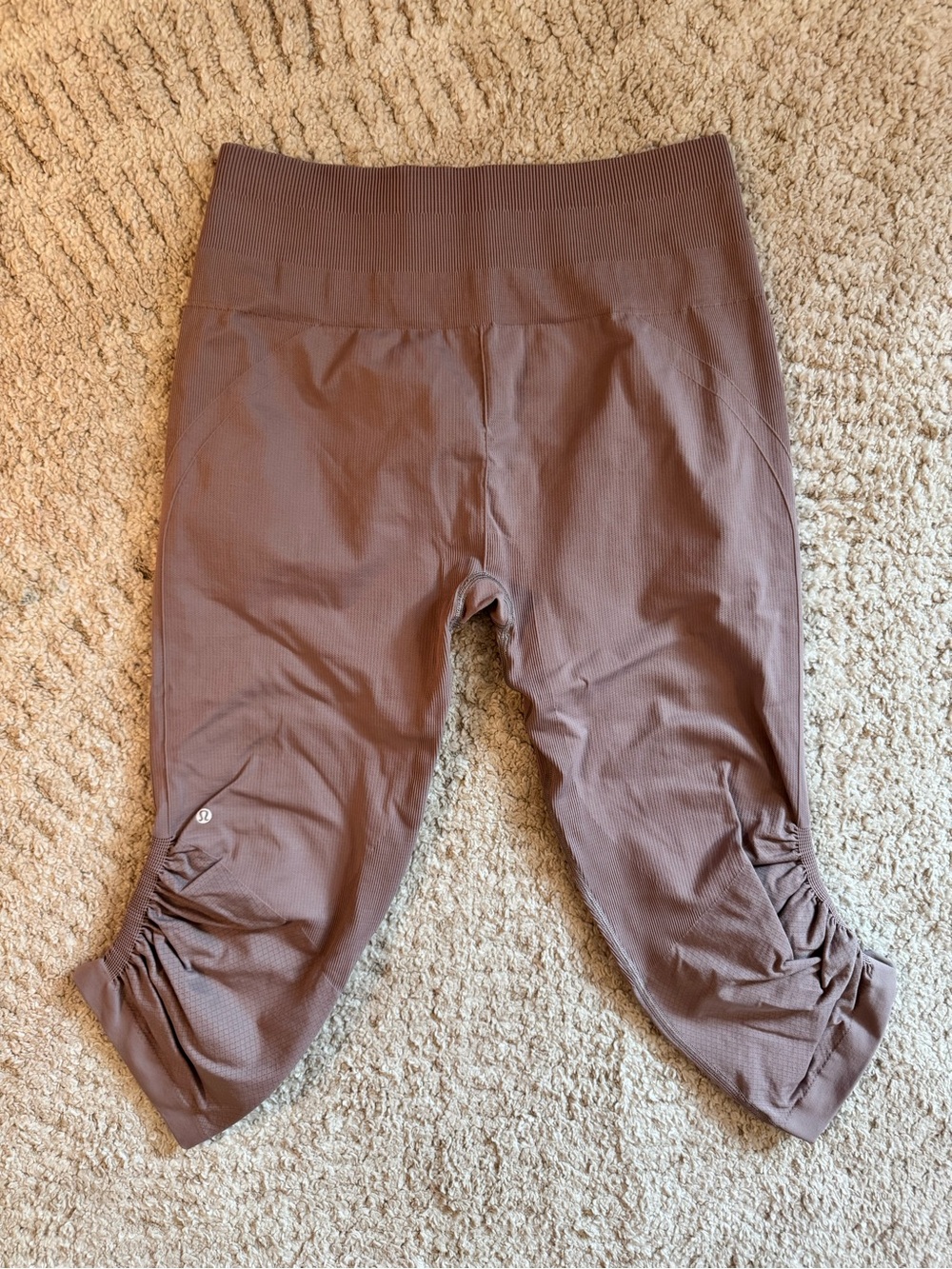 Lululemon ruched crop dusty pink color leggings - size 12 - EUC!!